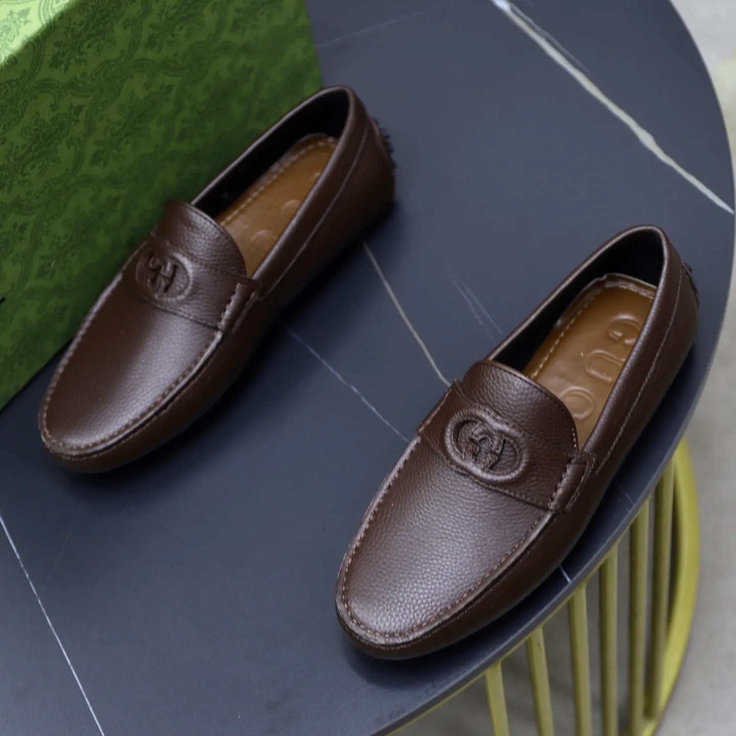 Ex-factory price: 460💰[GUCCI] Gucci ⚠️High-end men’s driving and pedal series ⚠️38-44 (customized for 45) ⚠️All original cowhide leather! Thick and soft! Made entirely of calfskin lining! Rubber sheet anti-slip beanie sole! Three-dimensional package technology! Fashionable and classic! Handicrafts! Original high quality! Feel free to compare!